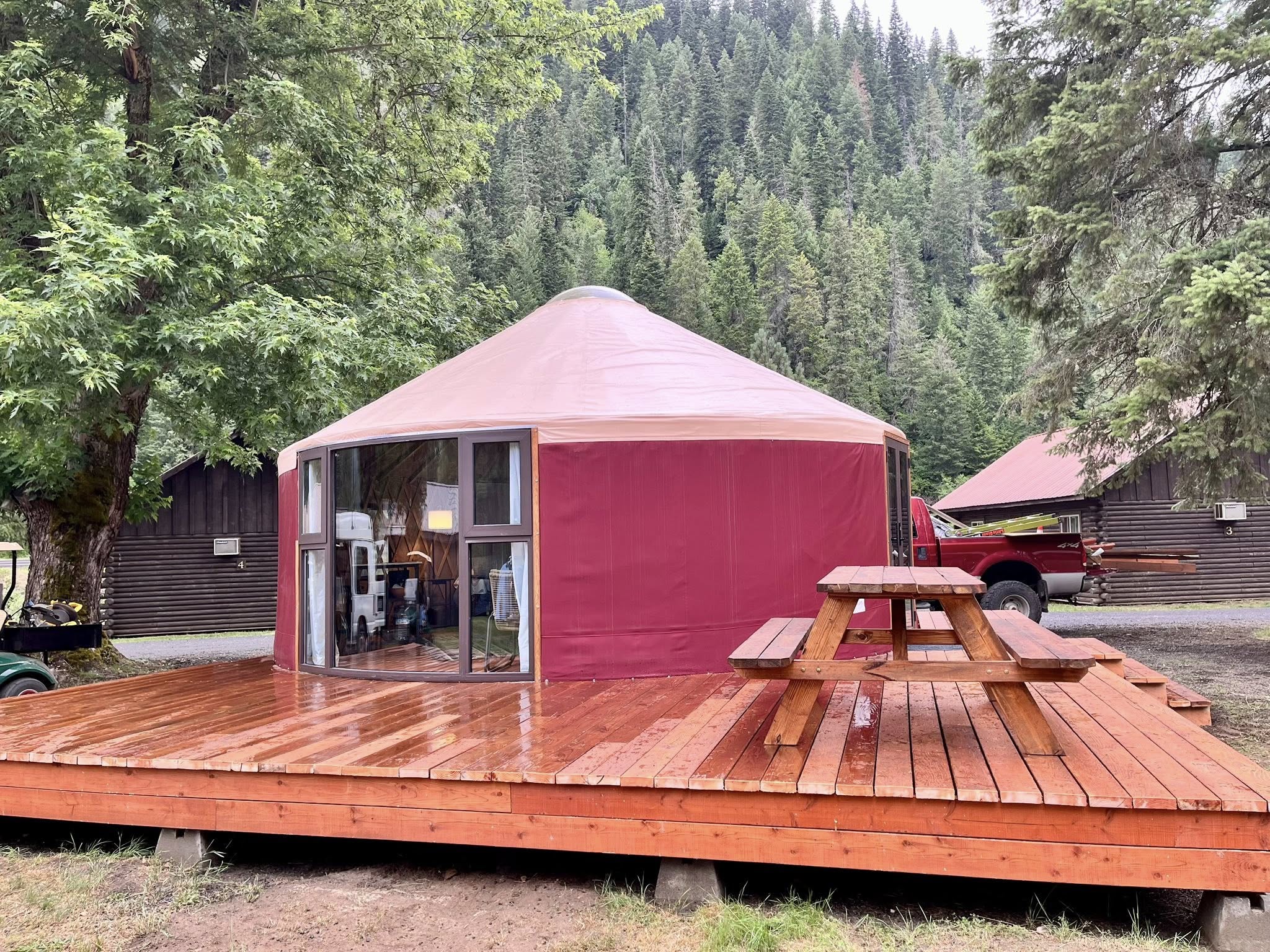 Roof Cream(Wall dark red)